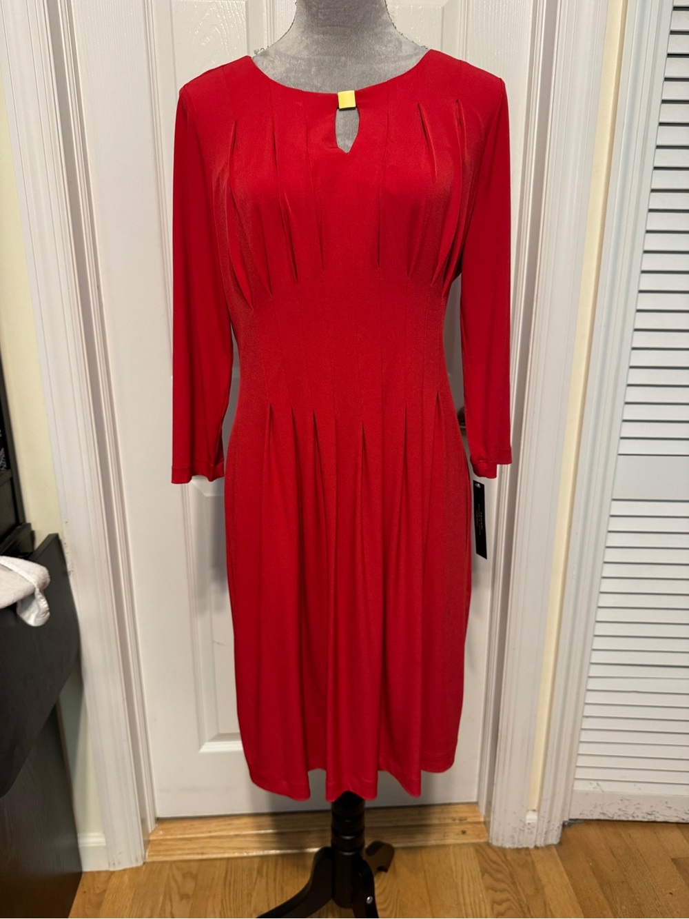 Tahari Arthur S Levine jersey dress in hibiscus red size 10